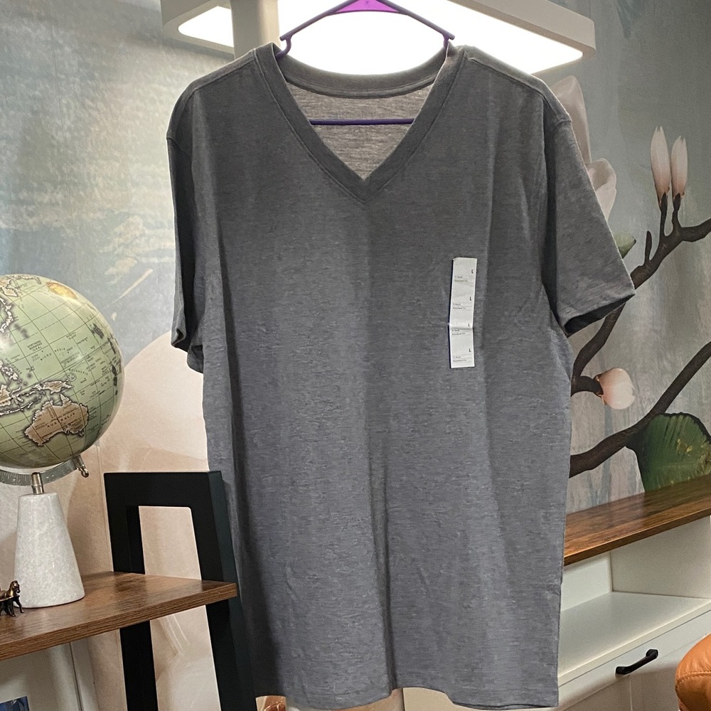 Gray V-Neck Men's Shirt NWT size L Good fellow & co